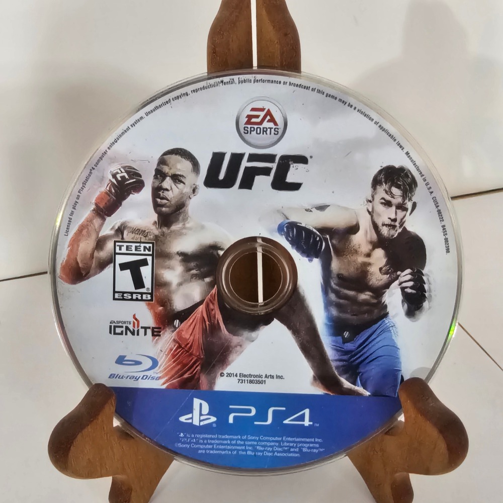 EA Sports UFC PlayStation 4 PS4 Disc Only CUSA-00222 2014 MMA Fighting Game